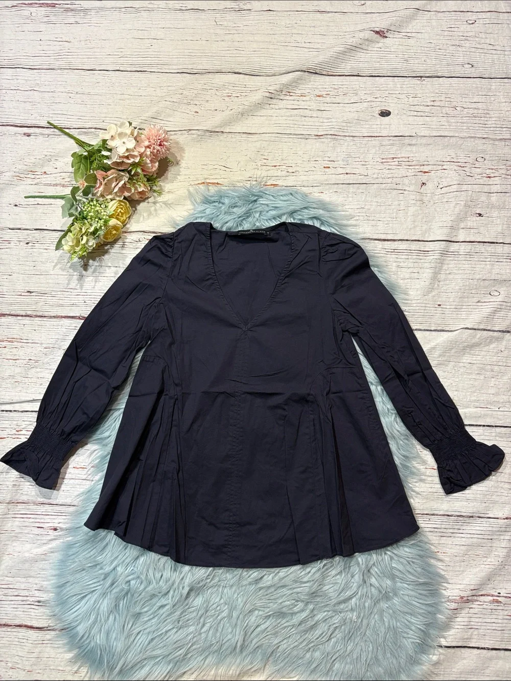 NWOT Tuckernuck Navy Easton V-neck 3/4 Puff Sleeve Blouse